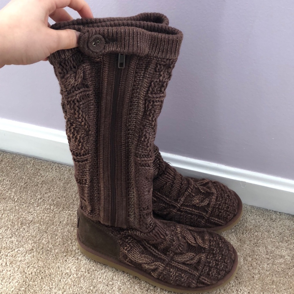 Brown knit ugg boots